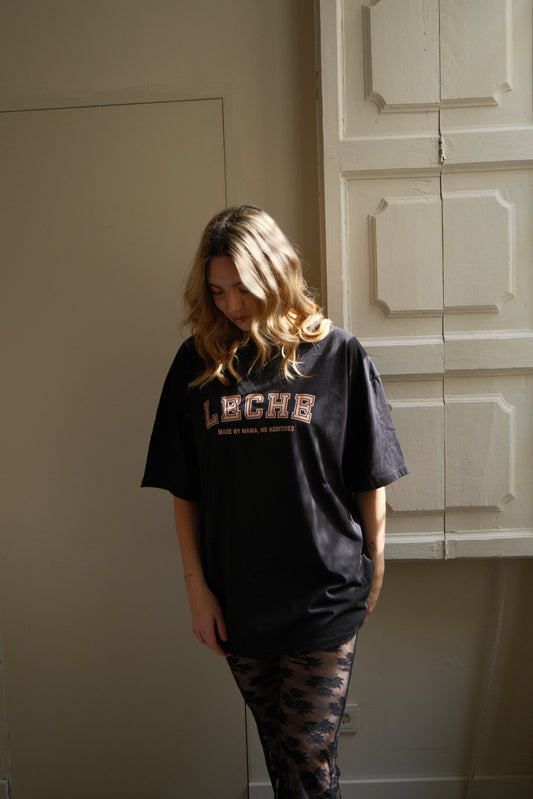 Leche Shirt – Made by Mama, No Additives (Schwarz)